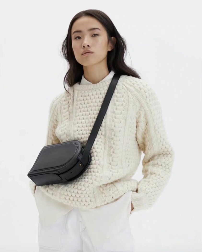 델보 핀 크로스오버 숄더백 블랙